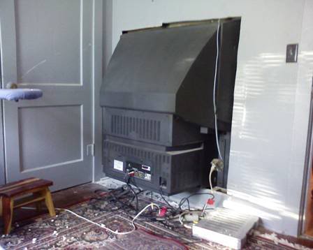 Name:  ghettoflatscreen2.jpg
Views: 17
Size:  19.3 KB